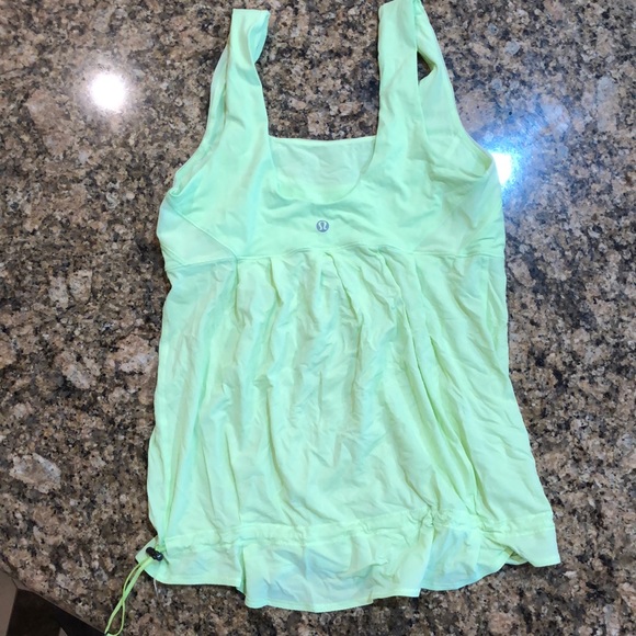 Lululemon elevate tank size 8 - Picture 2 of 8